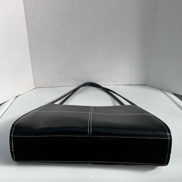 Vintage black vegan leather bag - Picture 4 of 7